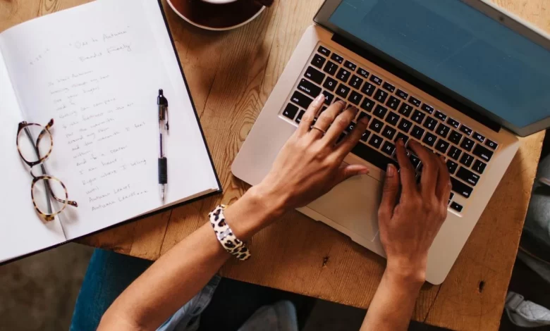 Evden pul qazanmaq sizə stressli ofis mühitindən kənarda işləmək imkanı qazandırır.